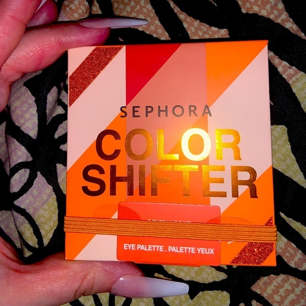 Sephora limited edition duo chrome color shifting eyeshadow palette 38$